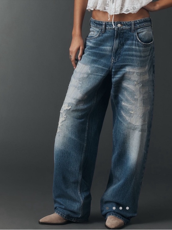 Pilcro Denim - Pilcro Sloane Low Rise Distressed‎ Slouchy Jeans Cuffed Hem